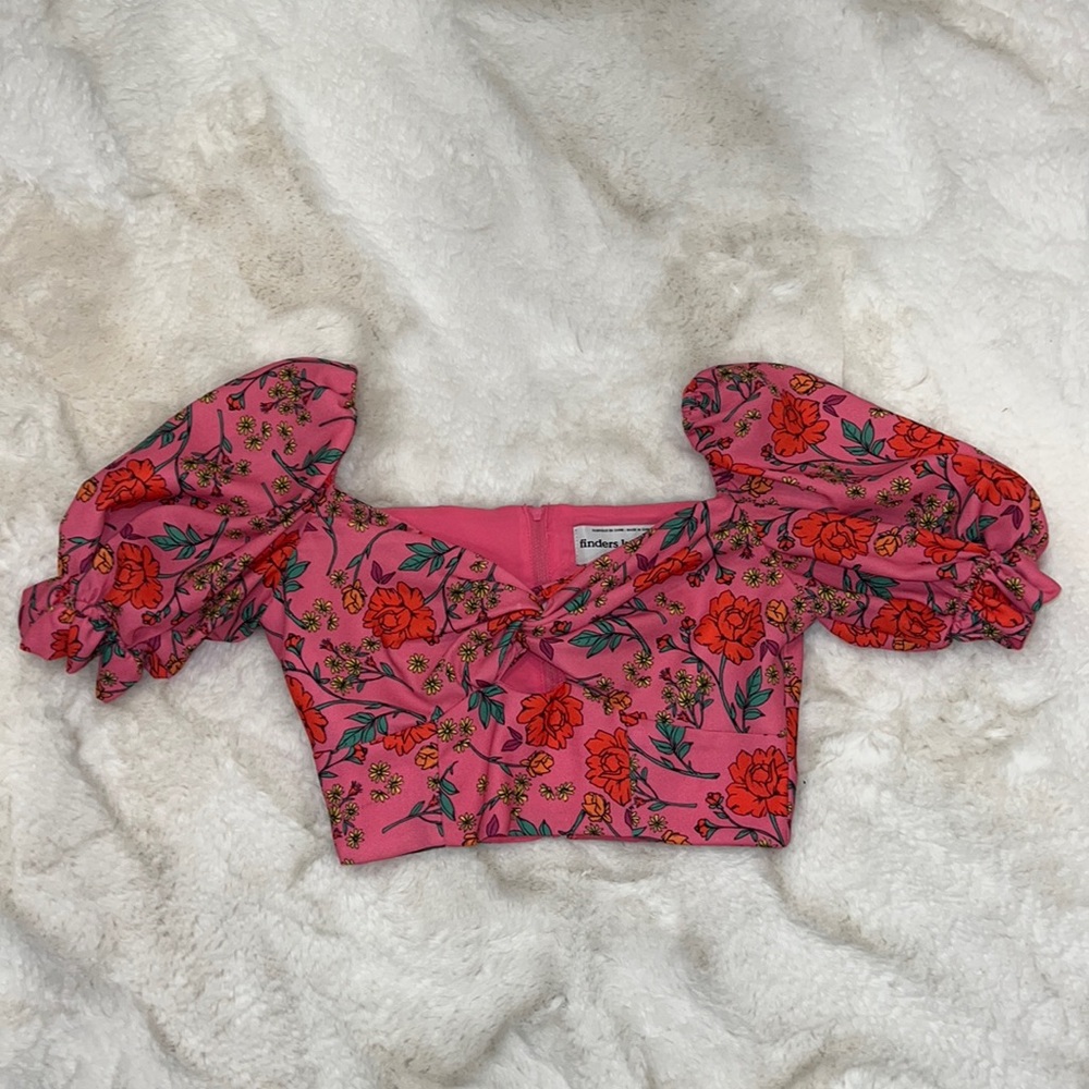 Finders keepers cropped blouse